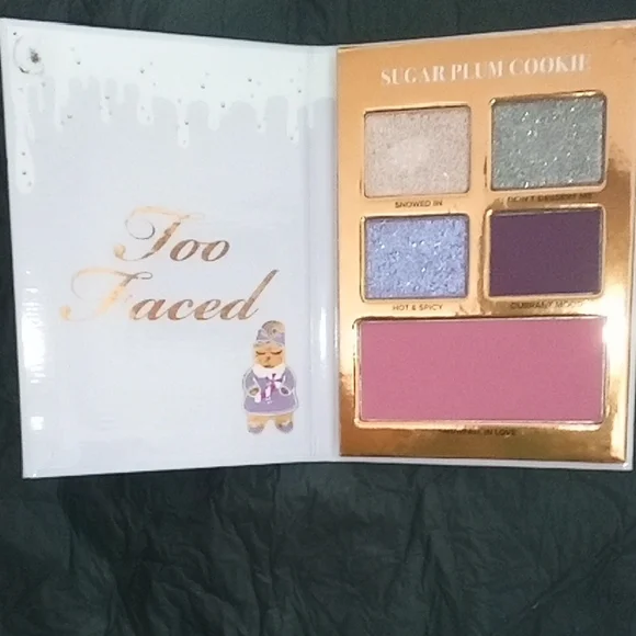 Too Faced Festive Makeup Collection - Picture 3 of 7